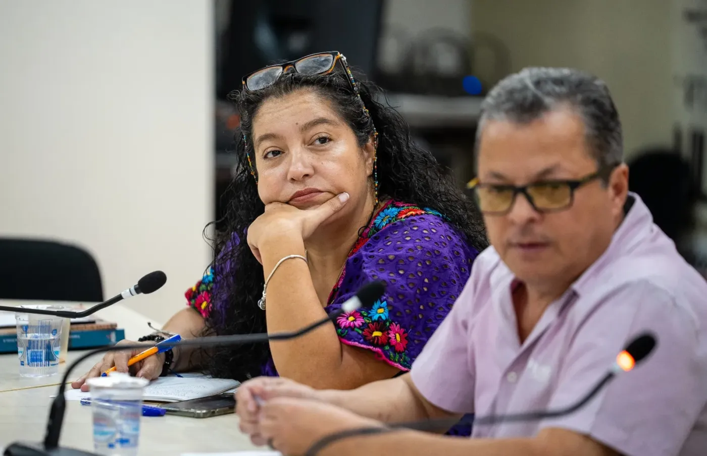 Osvaldir Freitas, diretor da Escola do PT e Patricia Zapata